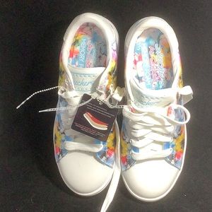 Skechers Air Cooled Memory Foam Flowered